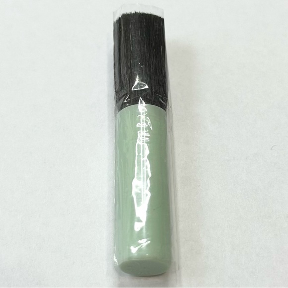 Clinique Blush Brush with Green Handle - Brand New in Plastic Sleeve, Never Used - Picture 4 of 7